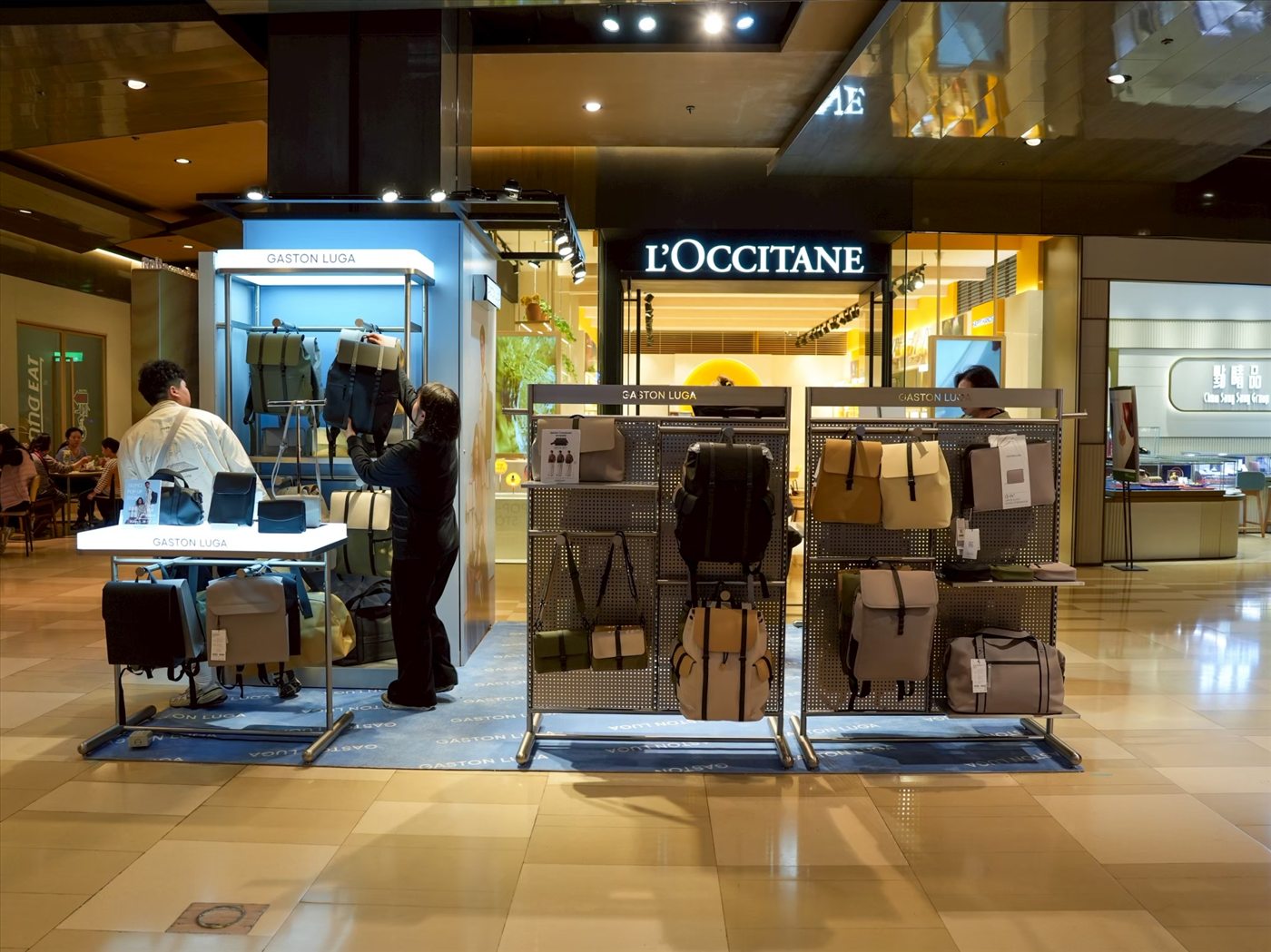 Gaston Luga 商場快閃店正面陳列